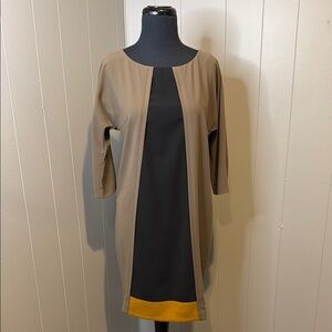 Pier Antonio Gaspari Women’s 40/8 Tan and Black Sheath Dress with 3/4 Sleeves